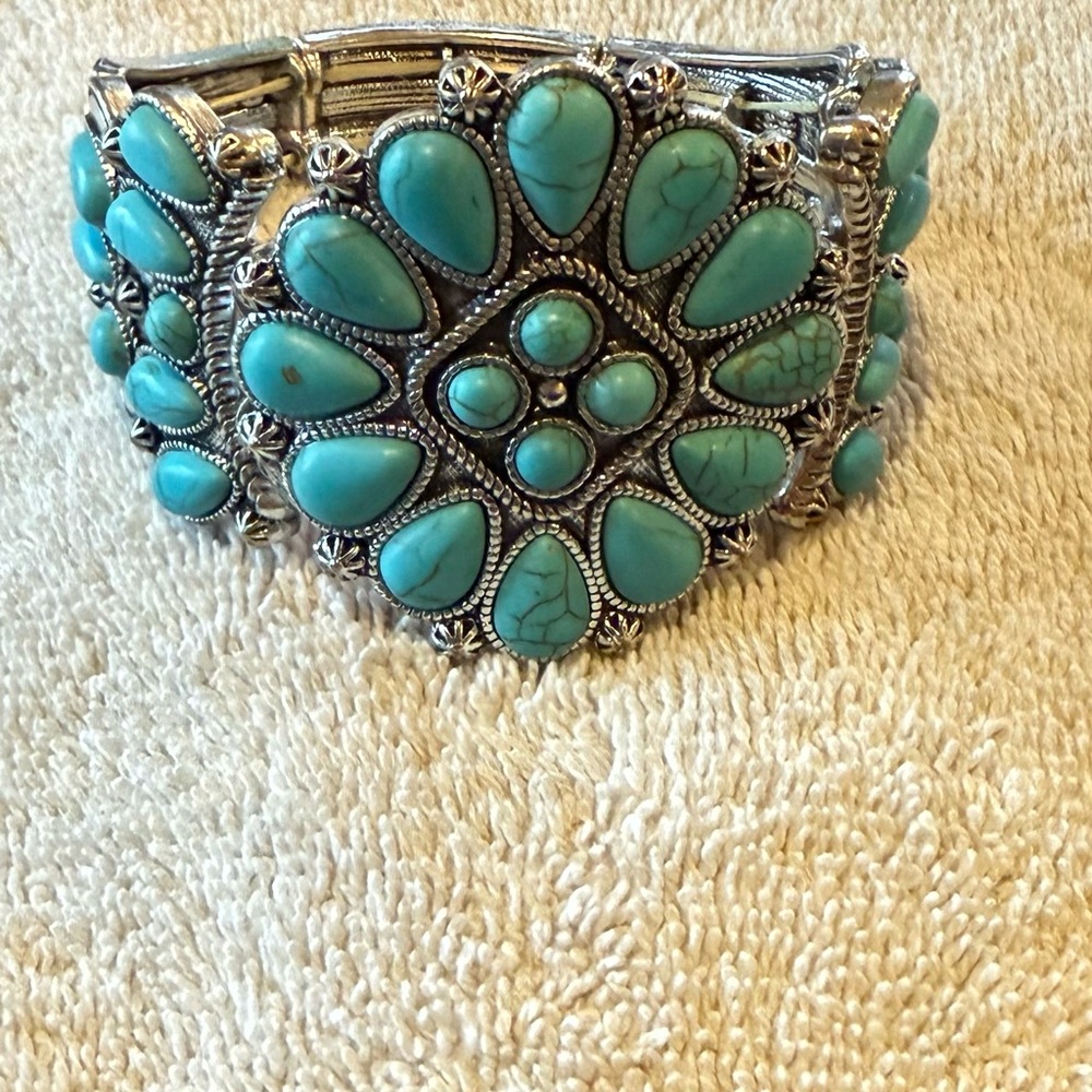 Turquoise and Silver Floral Bracelet - Picture 2 of 4